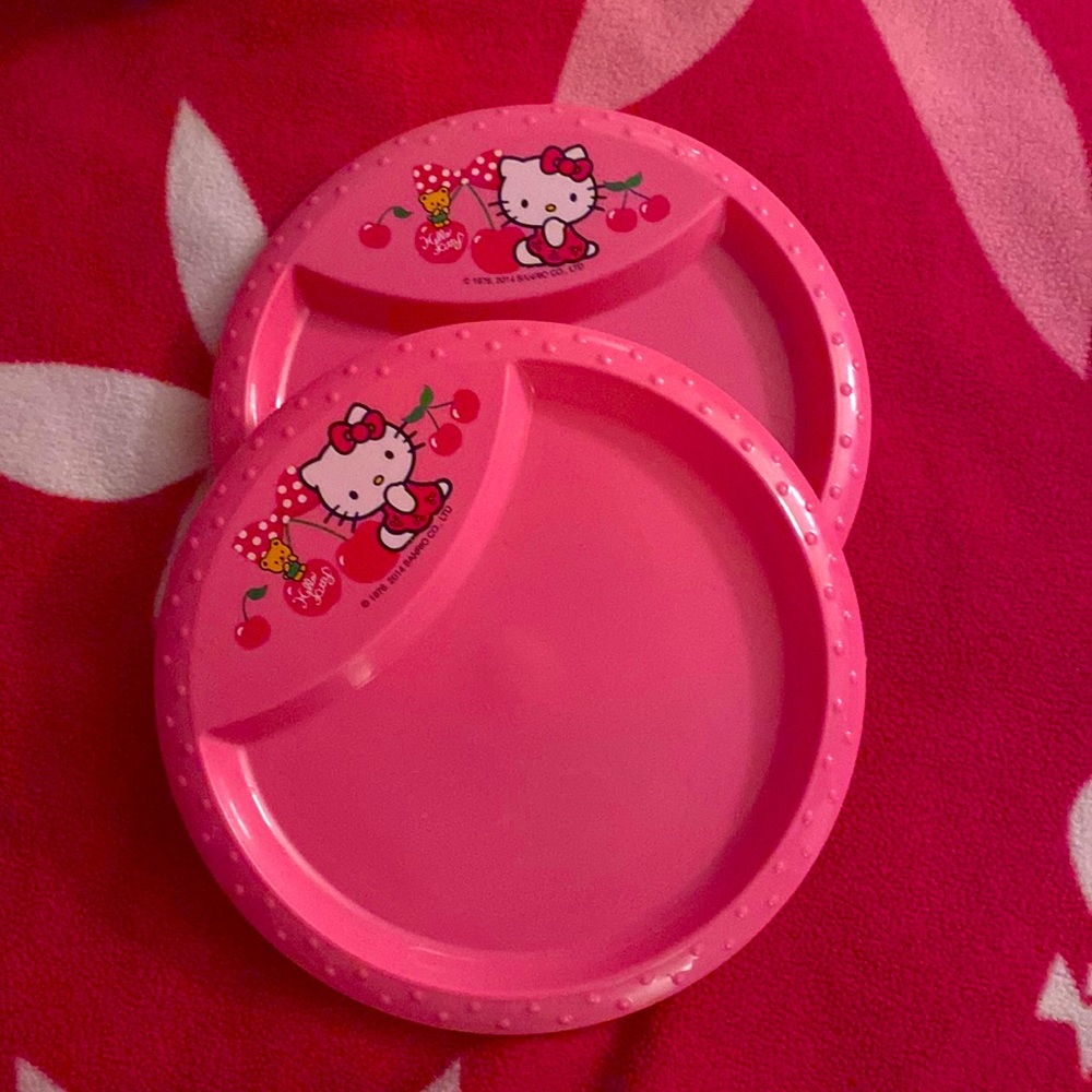 Hello kitty collectible plates